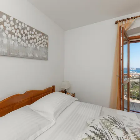 Amazing In Seget Donji With Wifi * Trogir