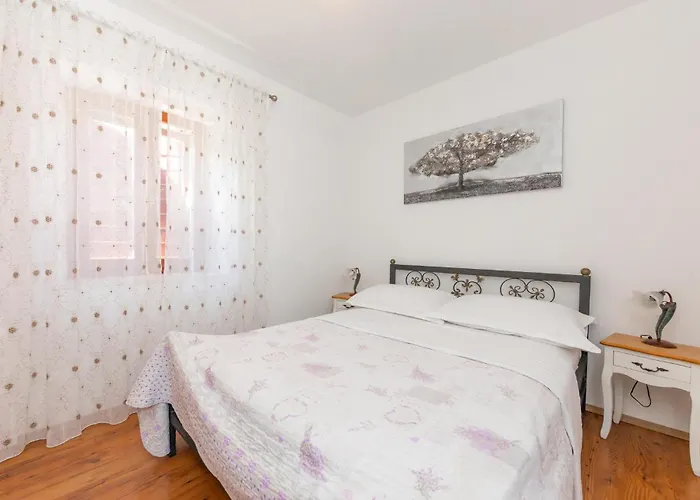 Cozy In Seget Donji Trogir