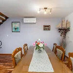 Holiday home Amazing In Seget Donji With Wifi Trogir