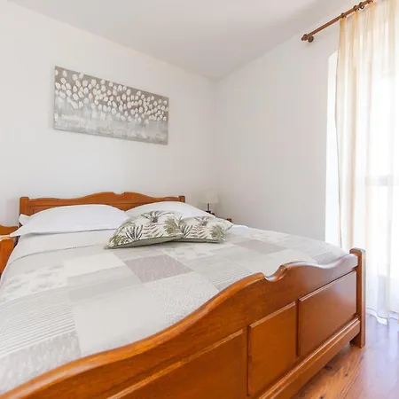Amazing In Seget Donji With Wifi Trogir