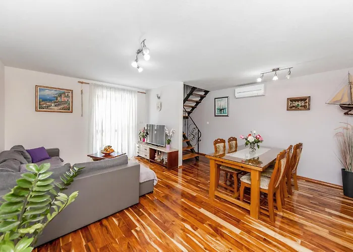 Cozy In Seget Donji Дом отдыха Трогир